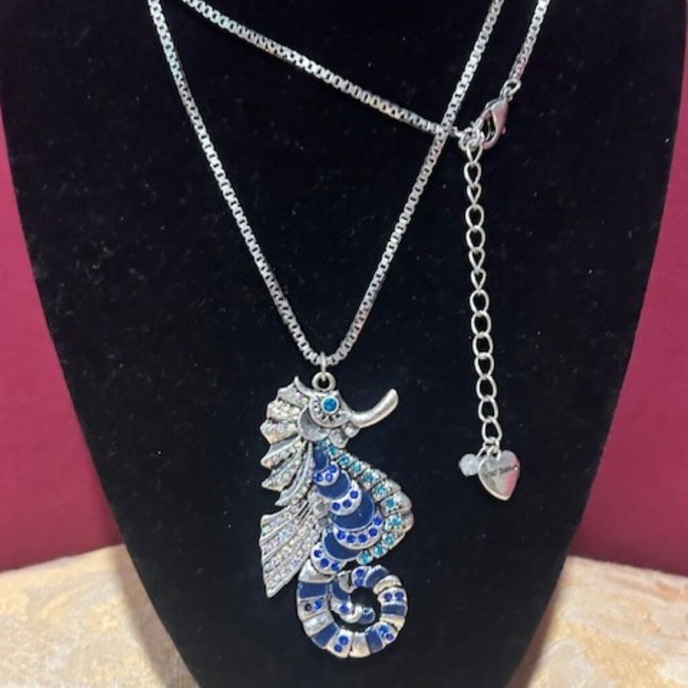 🏖️BETSEY JOHNSON Seahorse AB Rhinestone Statement Pendant Necklace